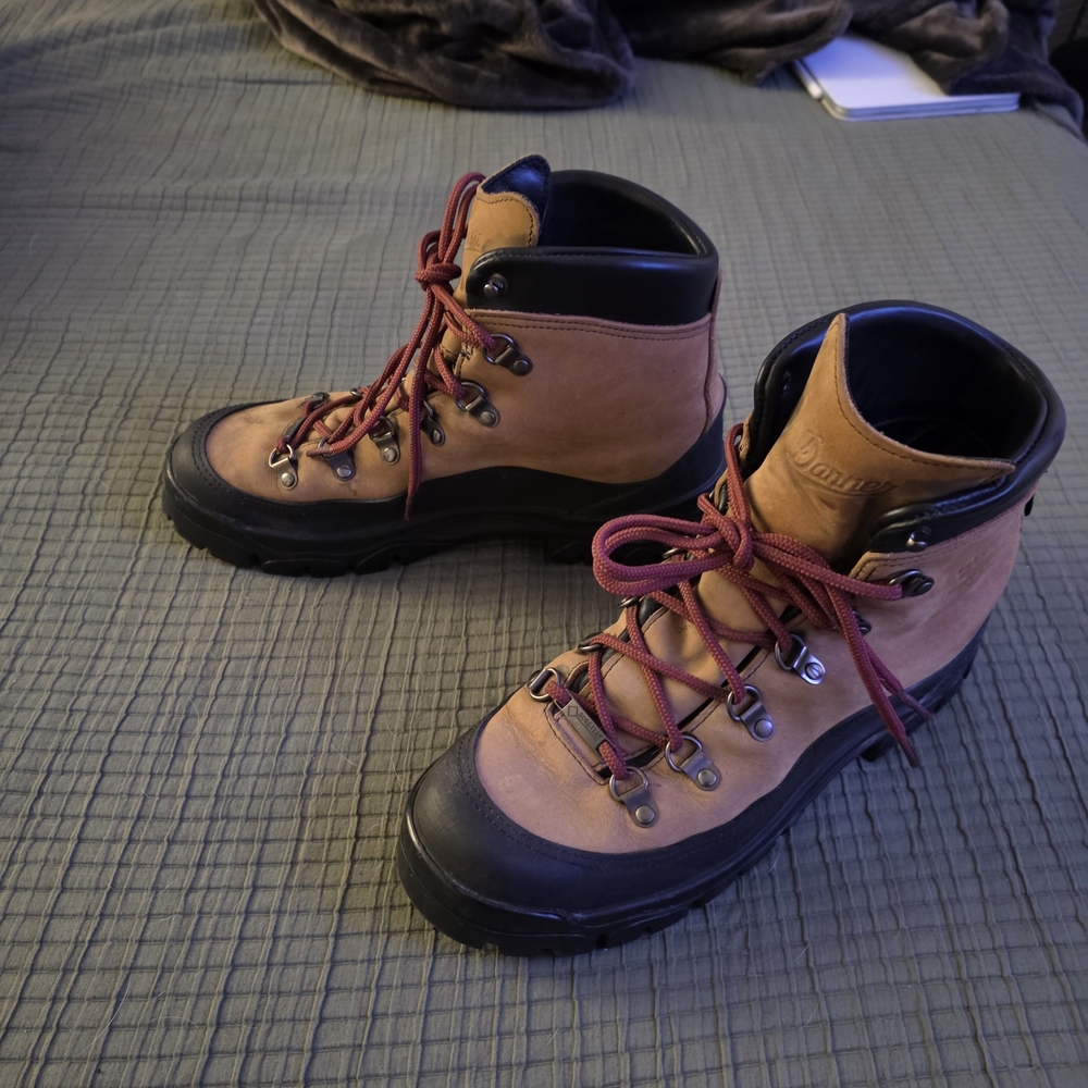 Danner Men's Crater Rim 6" Hiking Boots - Picture 4 of 8